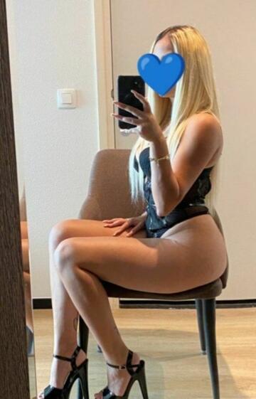 Нова и за малко ела да свършим заедно💦👅👅